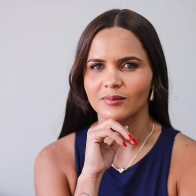 Leila Góes, Contadora responsável